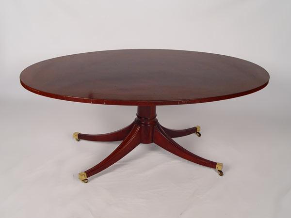 OVAL INLAID MAHOGANY COFFEE TABLE: