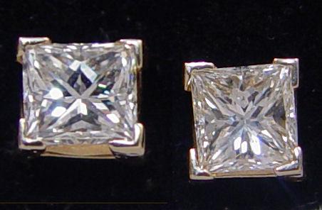 2 CT PRINCESS CUT DIAMOND STUD b9a30