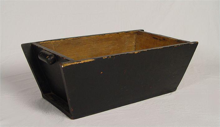 19TH C. PAINTED DOUGH BOX: Canted