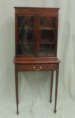 1 Drawer Mahogany Vitrine. From