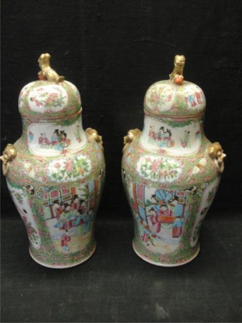 Pair of Chinese Export Lidded Jars  bcb9d
