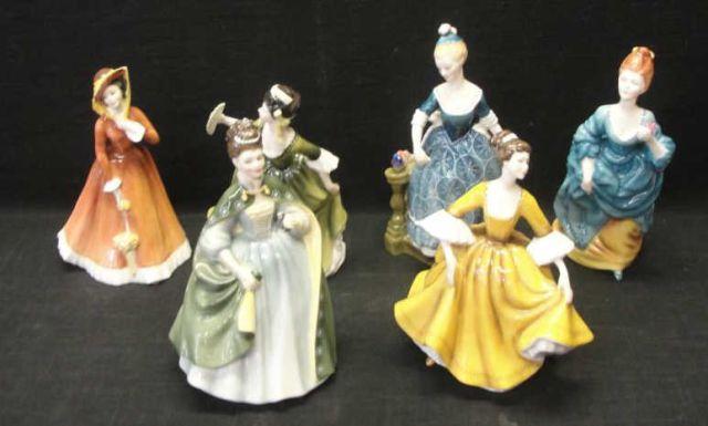 ROYAL DOULTON. 6 Figurines. Ladies