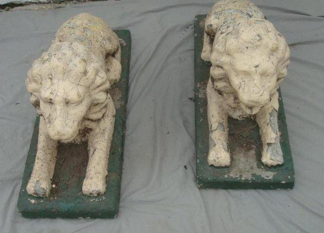 Pair of Cement Garden Lions Painted bdbd1