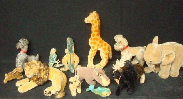 Box Lot of Stuffed Animals Incl  bdbeb