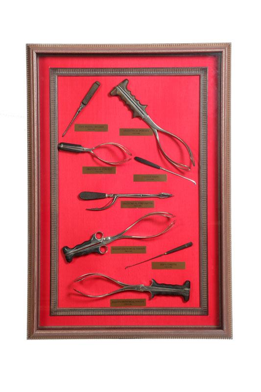 FRAME OF OBSTETRICAL INSTRUMENTS  1090d7