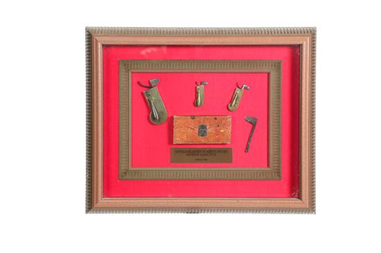 FRAMED SINGLE-BLADED SCARIFICATORS.