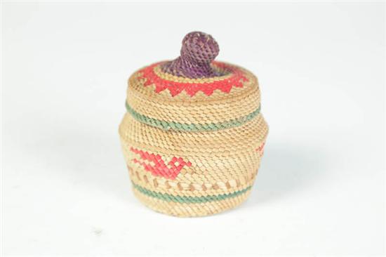 AMERICAN INDIAN LIDDED BASKET  1091ff