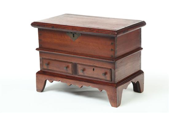 MINIATURE CHIPPENDALE BLANKET CHEST  10925f
