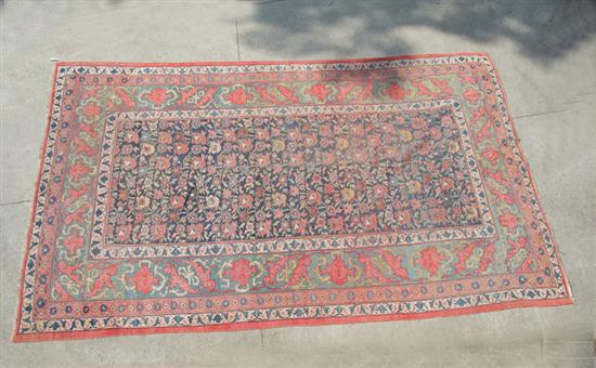 ORIENTAL RUG.  Early 20th century.