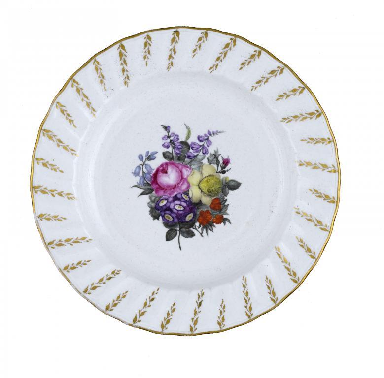 AN OUTSIDE DECORATED DERBY PLATE painted 109438