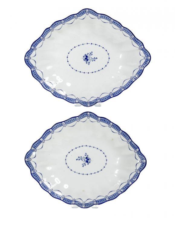 A PAIR OF DERBY DESSERT DISHES
of