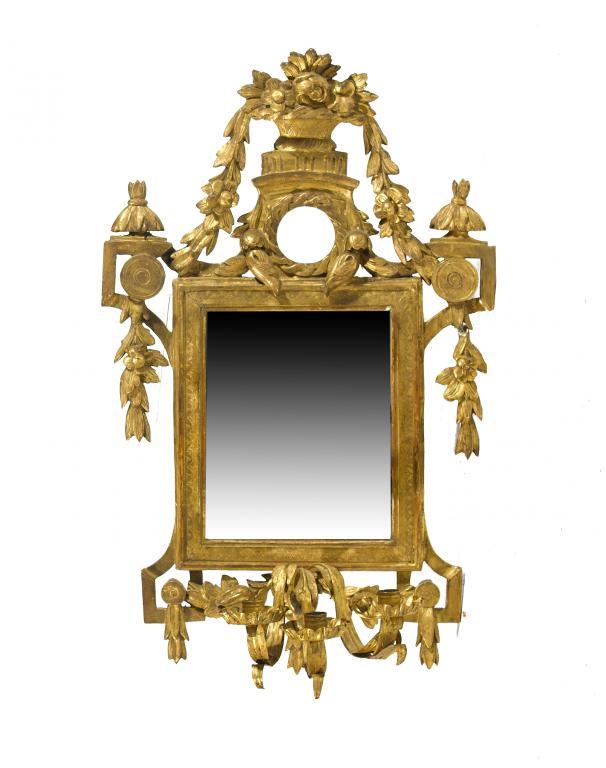 A CONTINENTAL GILTWOOD GIRANDOLE 10946a