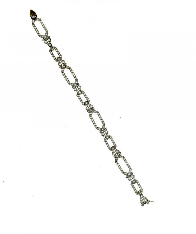 AN ART DECO DIAMOND BRACELET
of