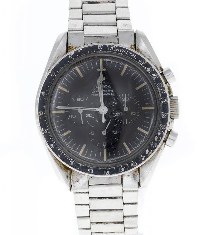 AN OMEGA STAINLESS STEEL CHRONOGRAPH 109545