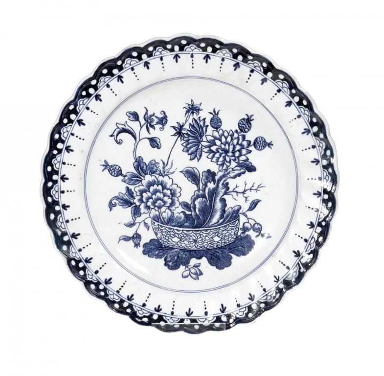 A DERBY PLATE with fluted border  109589