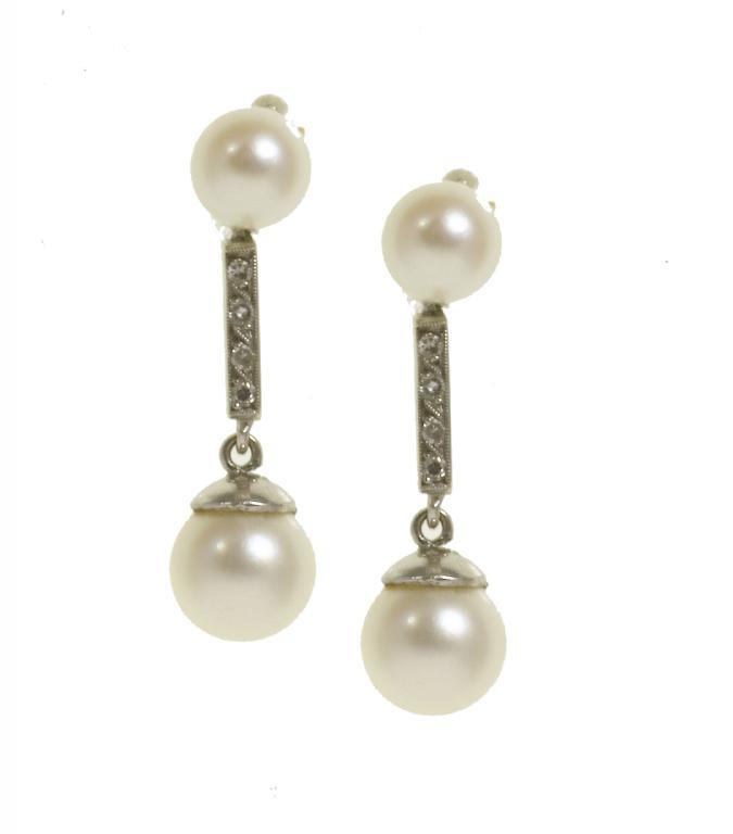 A PAIR OF CULTURED PEARL AND DIAMOND 10959c