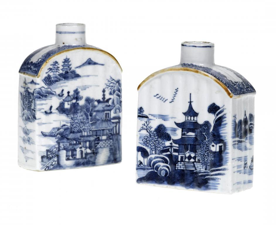 TWO CHINESE PORCELAIN TEA CANISTERS with 109611