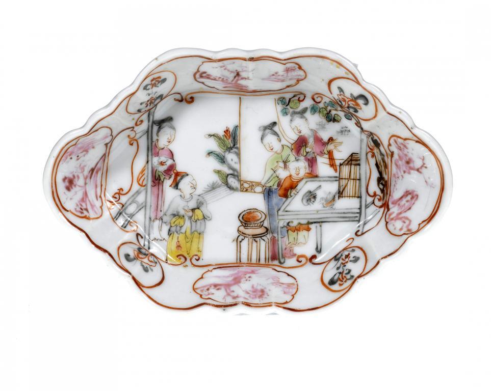 A CHINESE PORCELAIN SPOON TRAY
of