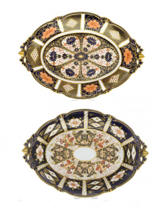 TWO ROYAL CROWN DERBY DESSERT DISHES shaped 109684