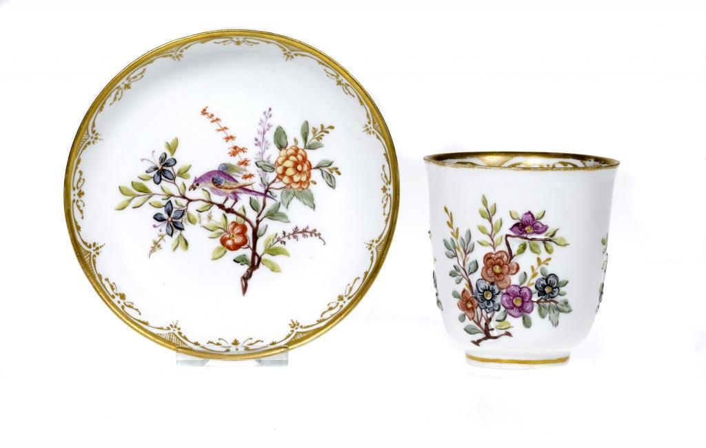 A MEISSEN HAUSMALEREI BEAKER AND 10968a