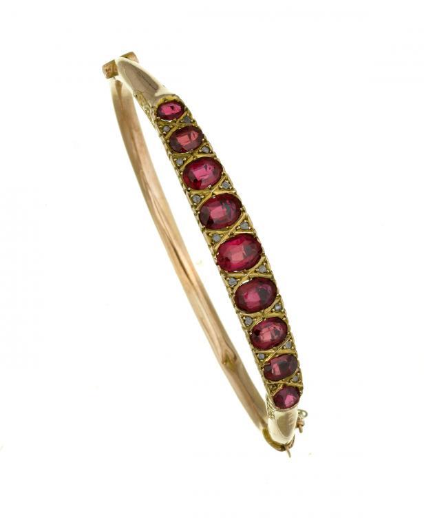 A VICTORIAN RUBY BRACELET the 1096e6