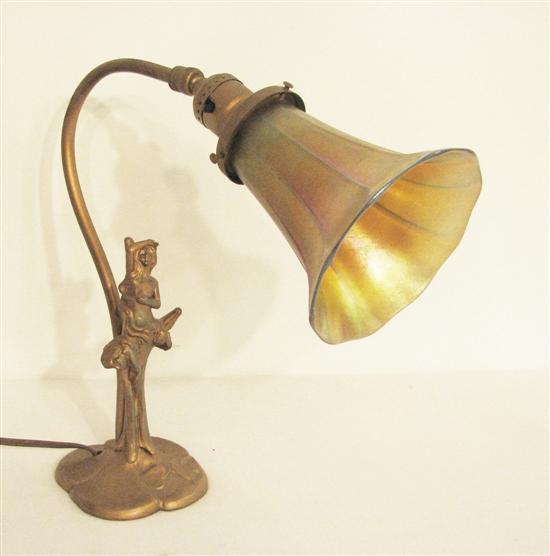 Figural table lamp with nouveau