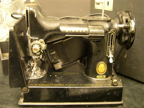 Singer Featherweight sewing machine 109d7b