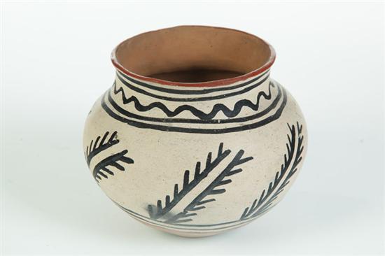 INDIAN POTTERY OLLA.  Southwest  late