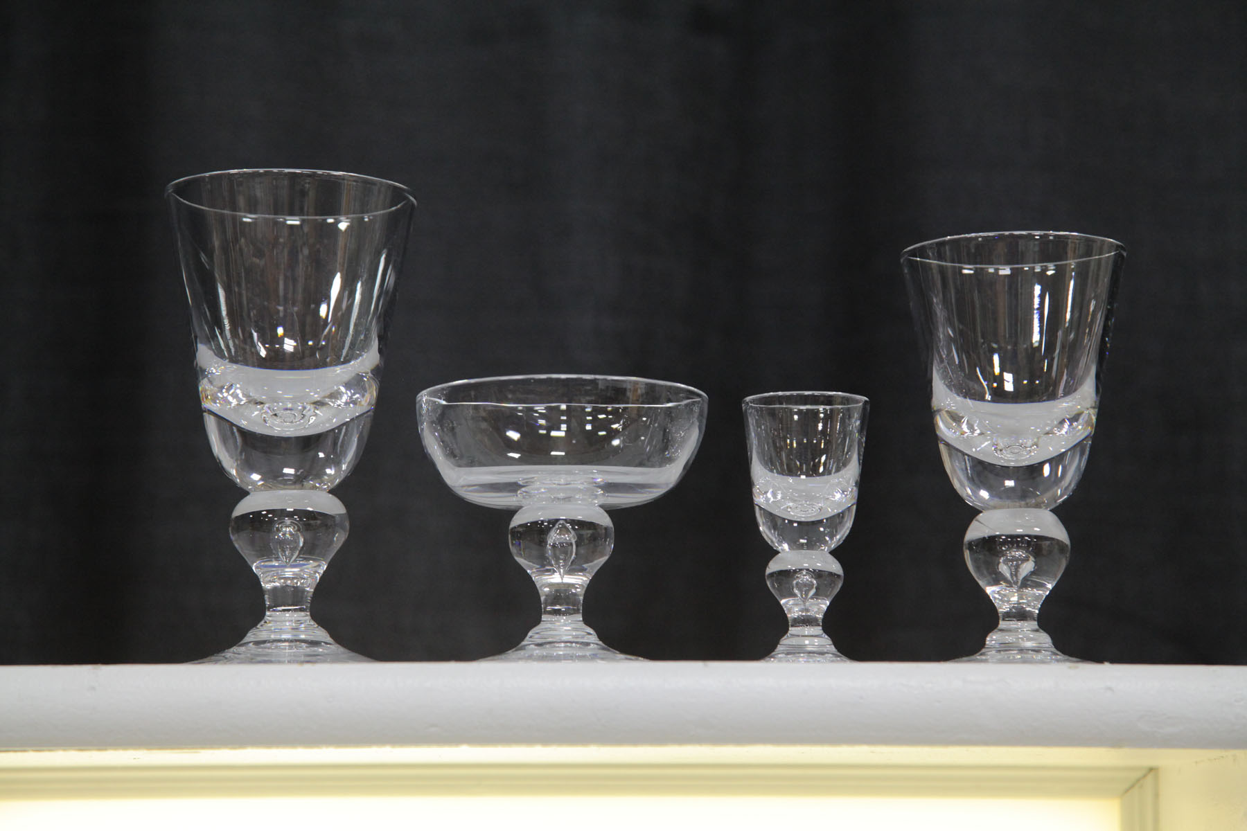 THIRTY-ONE PIECES OF STEUBEN CRYSTAL