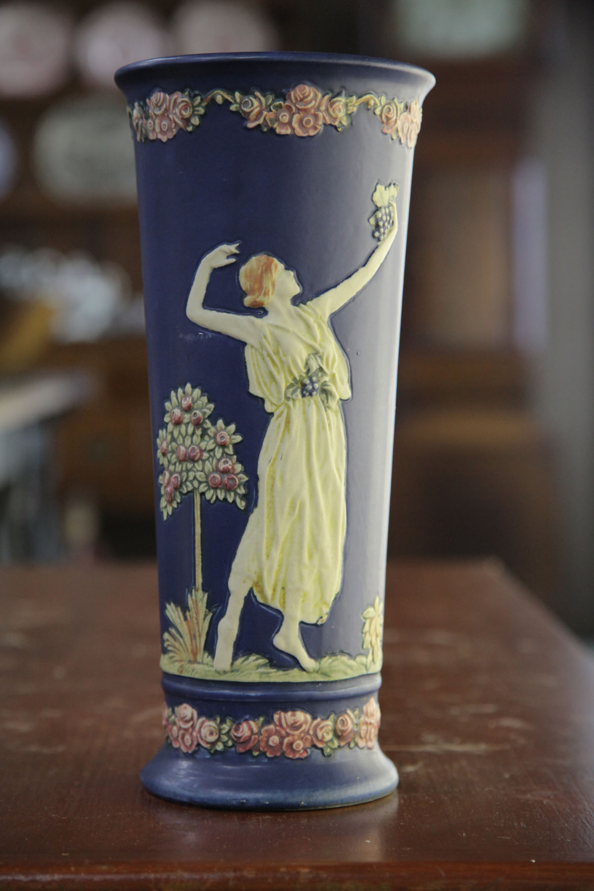 WELLER VASE.  Ohio  early 20th century.