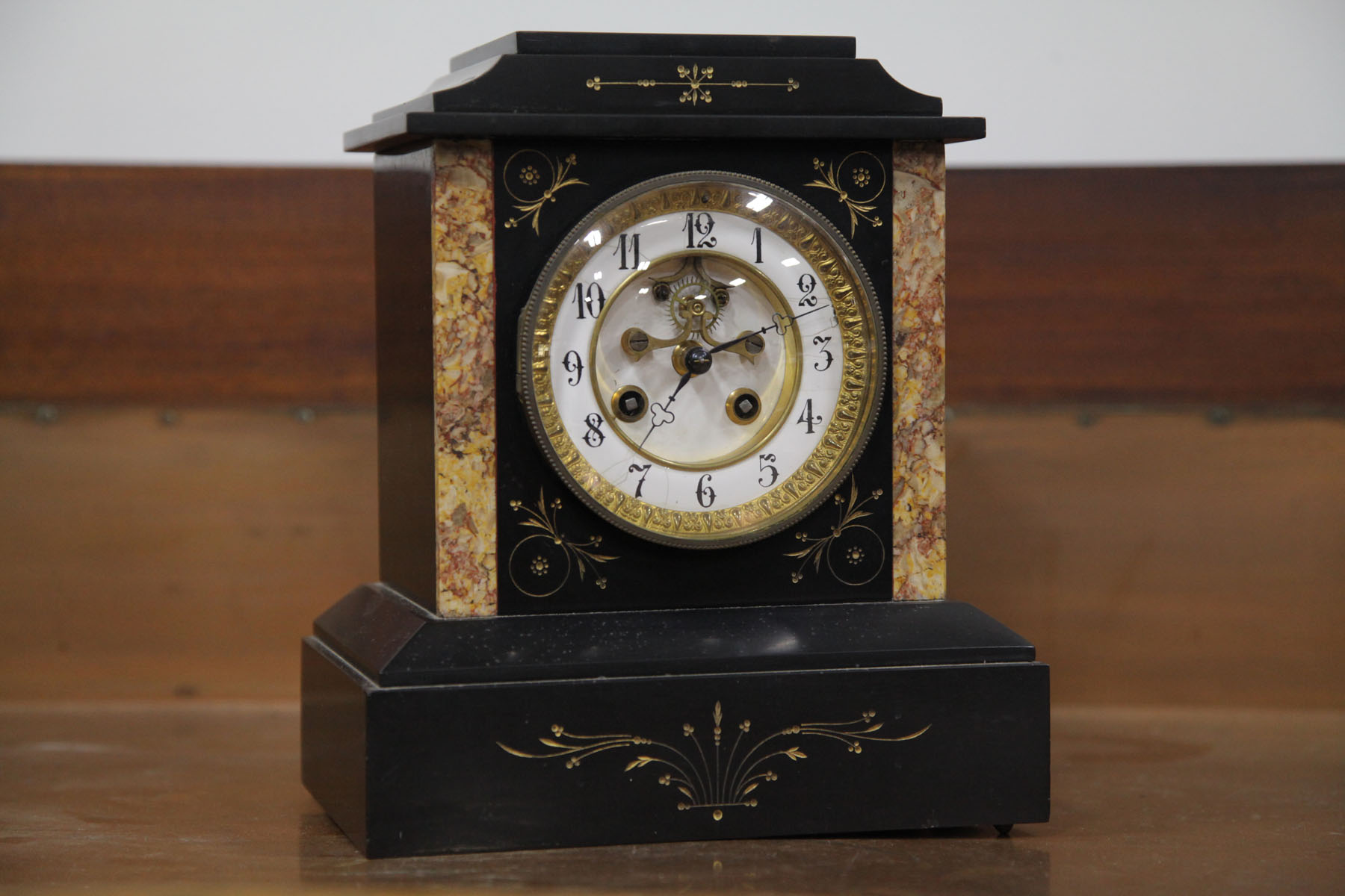 MANTLE CLOCK.  American  mid 20th