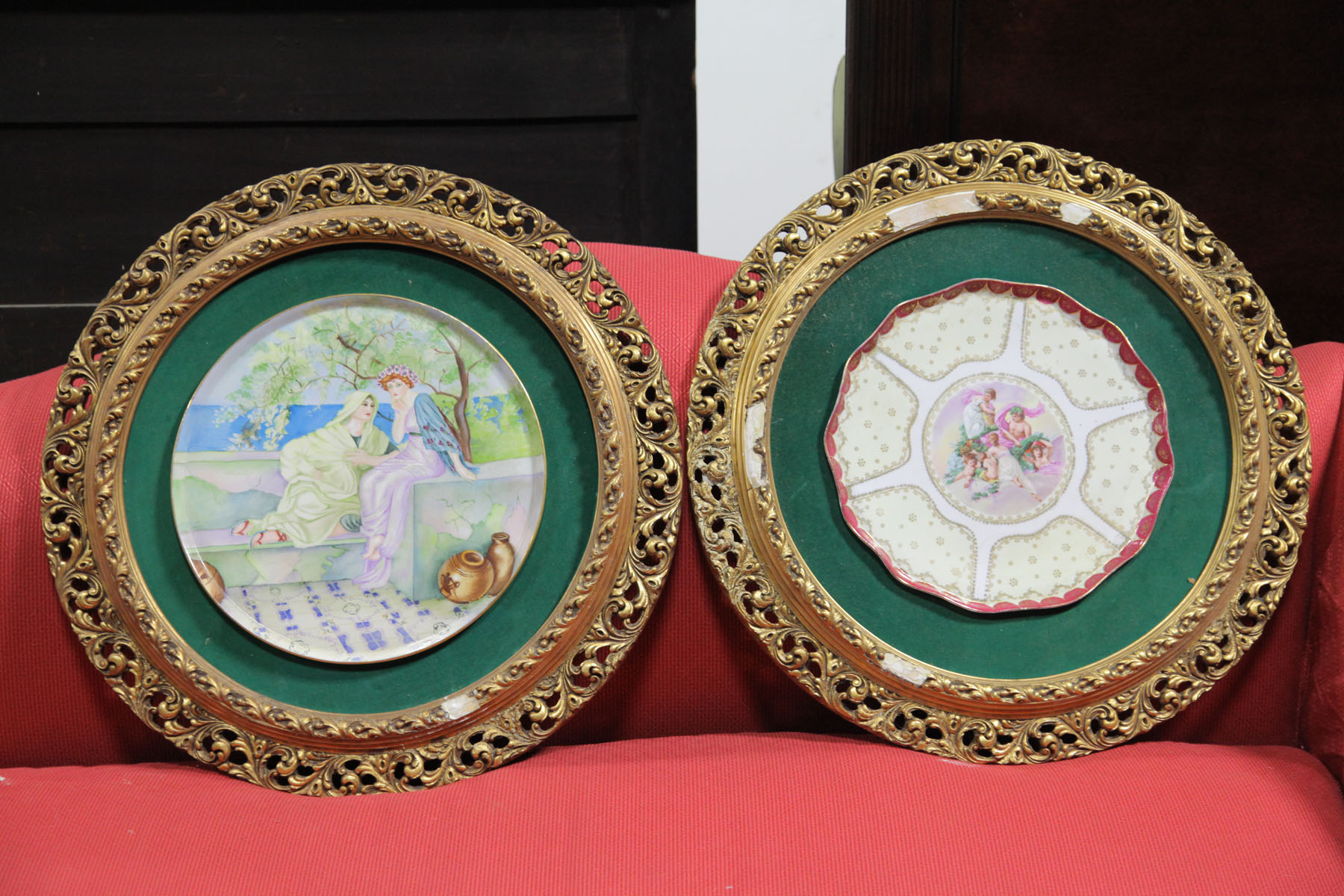 TWO PORCELAIN CHARGERS IN GILT 10c26b