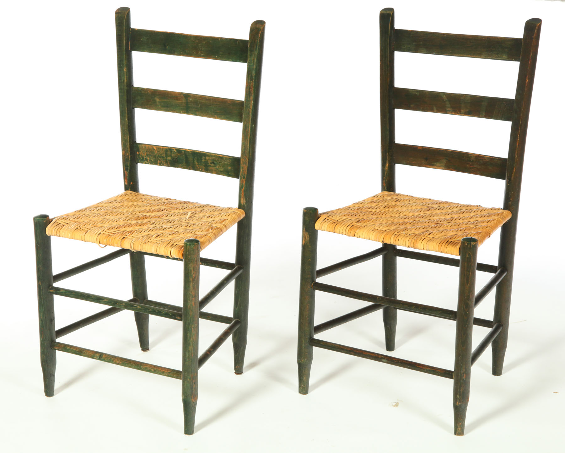 PAIR OF LADDERBACK SIDE CHAIRS.