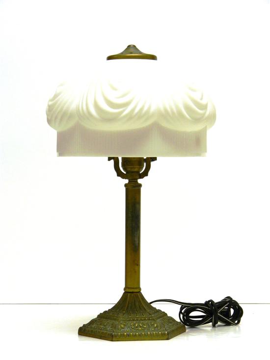 Pittsburg Lamp Co. table lamp with opaque