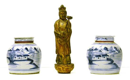 Orientalia  three pieces: pair of Chinese