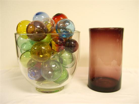 Assortment of glass pieces including 10a665