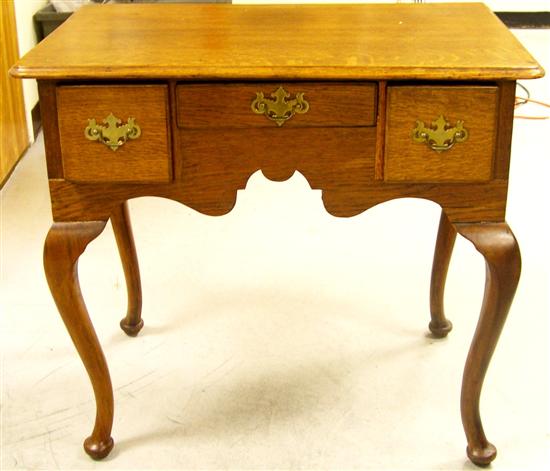 Queen Anne form oak dressing table 10a6b4