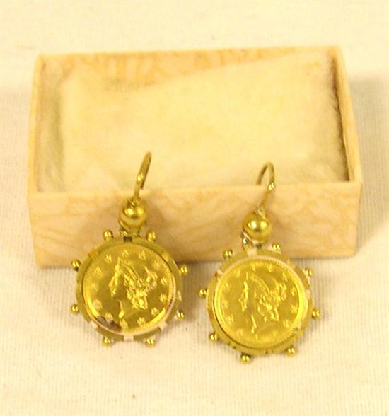 JEWELRY: Pair of gold earrings