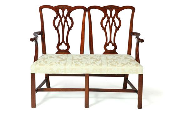 CHIPPENDALE-STYLE SETTEE.  Kittinger