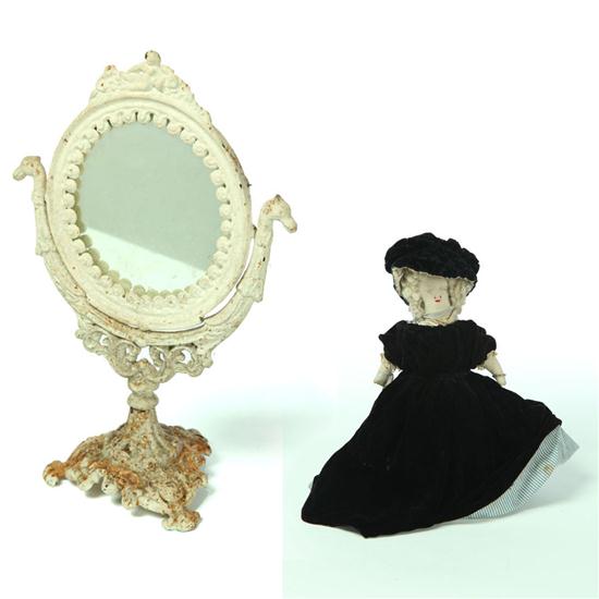 TOPSEY TURVEY DOLL AND MIRROR  10a88b