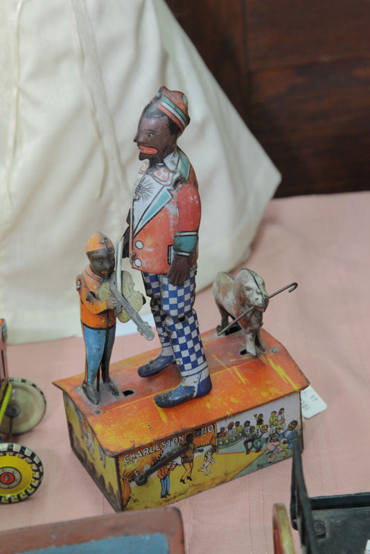 TIN WIND UP TOY. Lithographed Marx