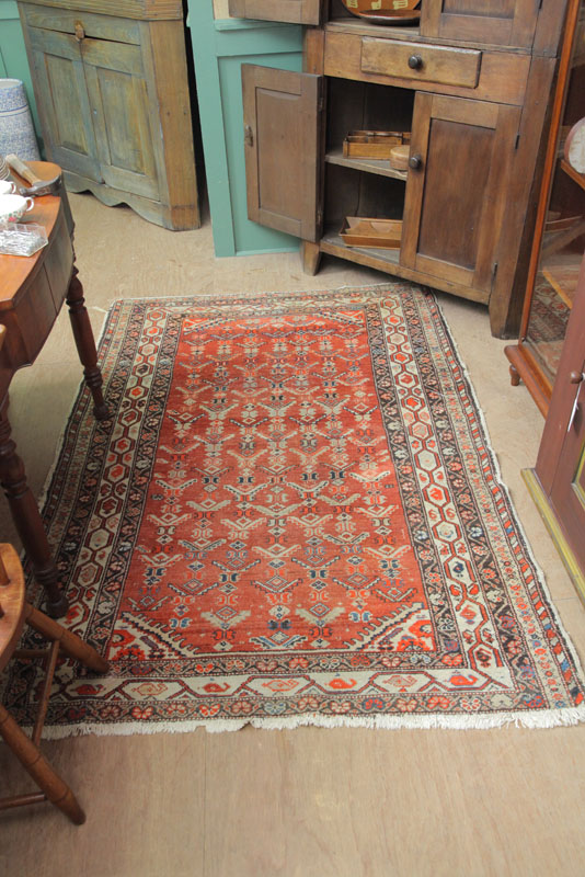 ORIENTAL RUG. Area rug having multiple