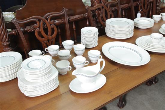 112 PIECE SET OF EARLY WEDGWOOD 10adaf