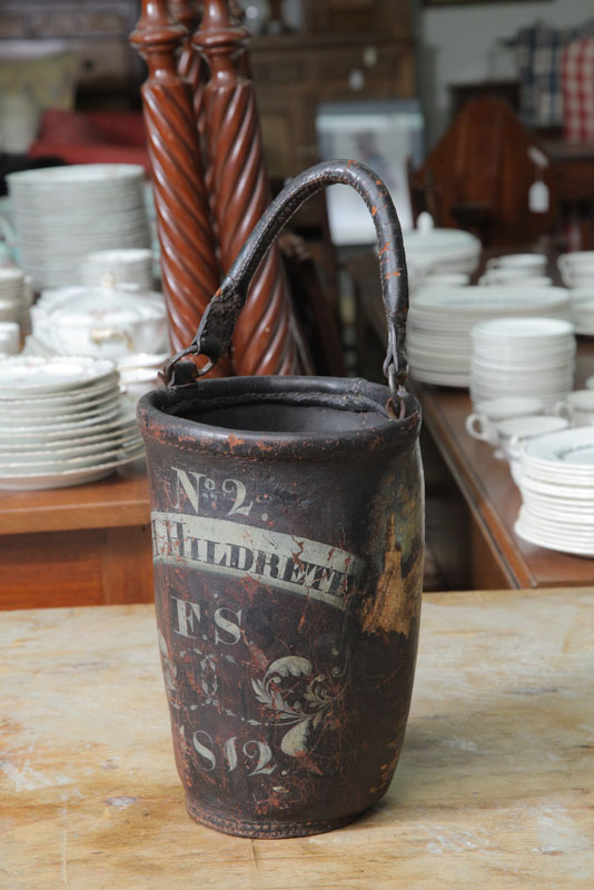 1812 PAINTED LEATHER FIRE BUCKET 10adb2