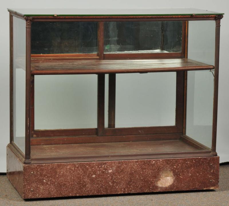 Tobacco Display Case. 
Comes with