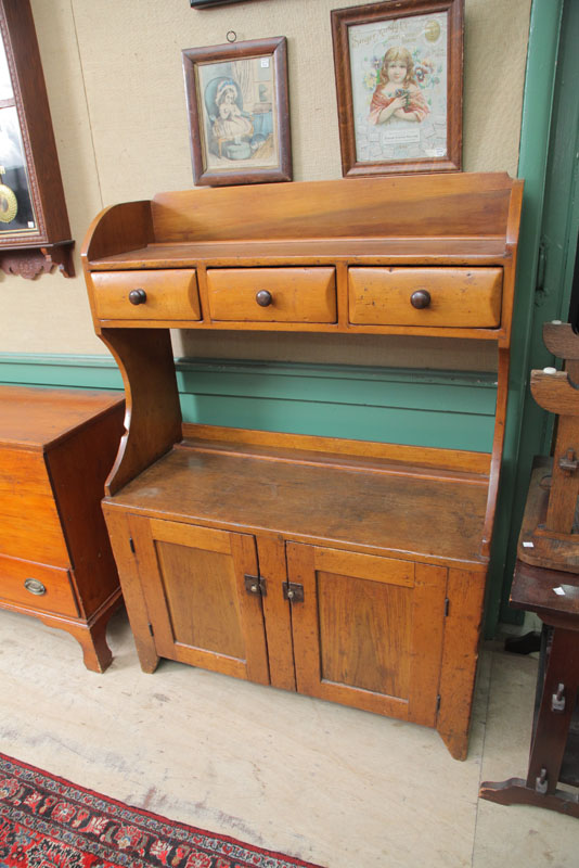 BUCKET BENCH. Pine two tiered bench