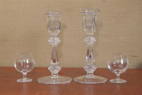 FOUR PIECES OF CLEAR GLASS Pair 10e553