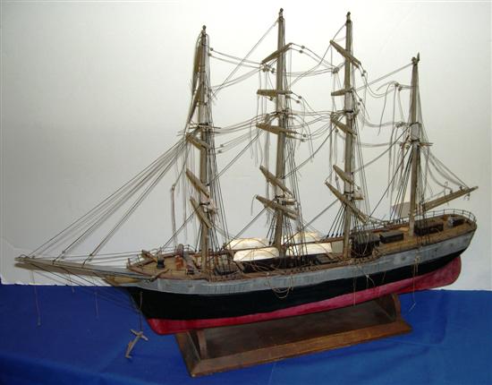 Ship model with four masts painted 10ec69