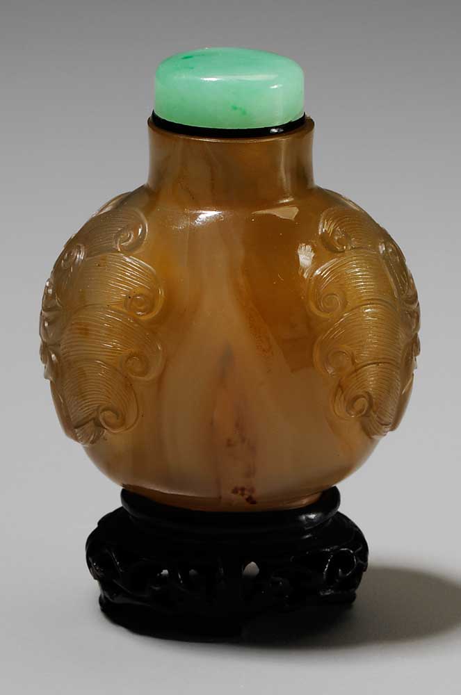 Carved Agate Snuff Bottle Chinese  10ee5a