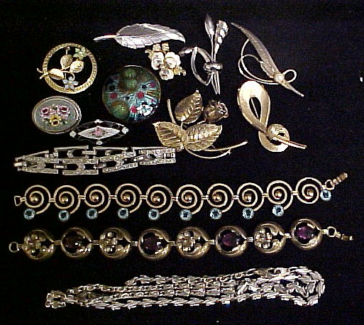 Costume jewelry including: mosaic